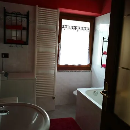 Casale Delle Alpi A Saint-pierre - 6 Km Da Aosta Apartmán